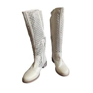 Boutique 9 Womens Knee High Laser-Cut Boots Round Toe Size 6.5US Cream